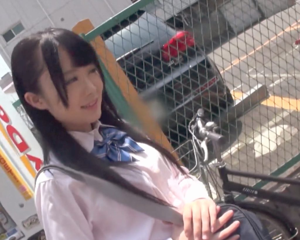 罪悪感ゼロで円光パパ活～放課後に不特定多数と不純異性交遊を繰り返す黒髪ロングのイマドキJK♡男の自宅でハメ撮りの淫行美少女