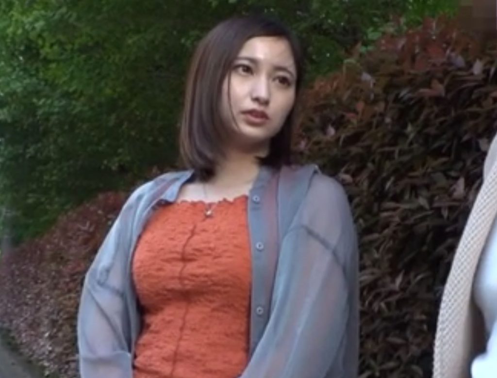 高額謝礼で釣った可愛い人妻に大人の玩具のお試しオファー♡股間を露出の電マ責めに旦那の眼の前でHな吐息を漏らして絶頂イキ♡