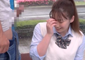 ちょ…寄り過ぎだよぉw♡相互オナニー鑑賞で男根ポロリ露出に膣キュン興奮~美少女JKを騙して強制発情&どさくさ即ハメ姦