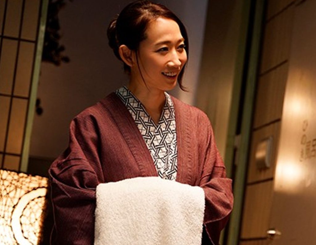 温泉旅行でバレ即家庭崩壊の過ち…フェロモンだだ漏れ妖艶すぎる義母に我慢限界～夜這い＆即ハメの寝取りW不倫の非道な凶行