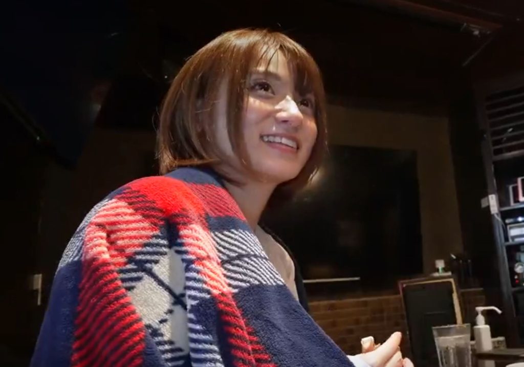 酔うとムラムラしちゃうね♡酒が進んで本能剥き出し♡美乳おっぱいの可愛いお姉さんと仕事を忘れてガチンコ即ハメ姦♡