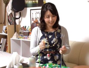 （熟女ナンパ企画）上玉主婦を盗撮ヤリ部屋連れ込み「ねぇ…おばさんをからかってるの？」イケメン口説きで乙女回帰のNTR不倫